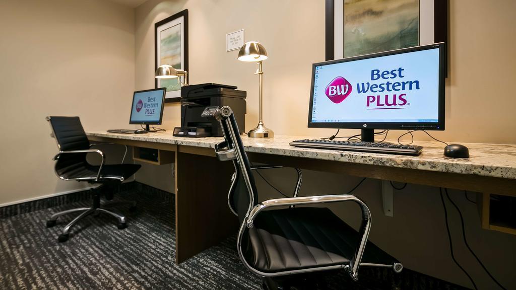 Best Western Plus Chestermere Hotel Εξωτερικό φωτογραφία