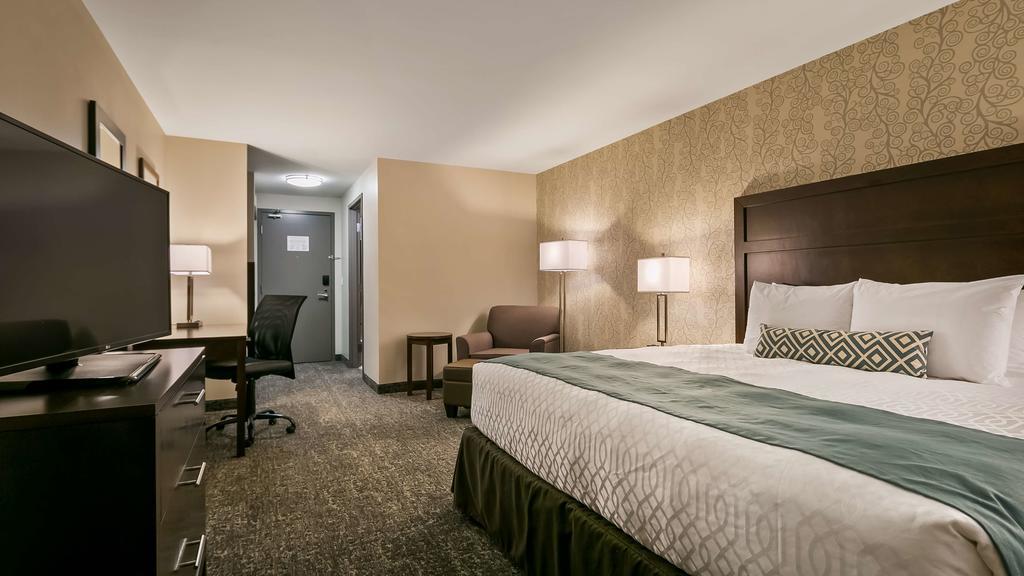 Best Western Plus Chestermere Hotel Εξωτερικό φωτογραφία
