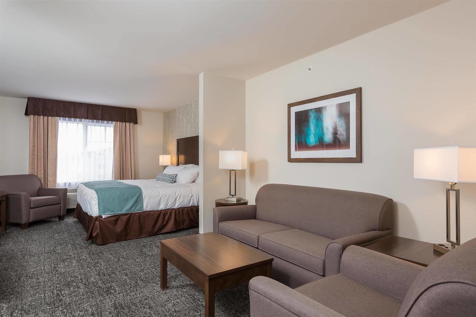 Best Western Plus Chestermere Hotel Εξωτερικό φωτογραφία