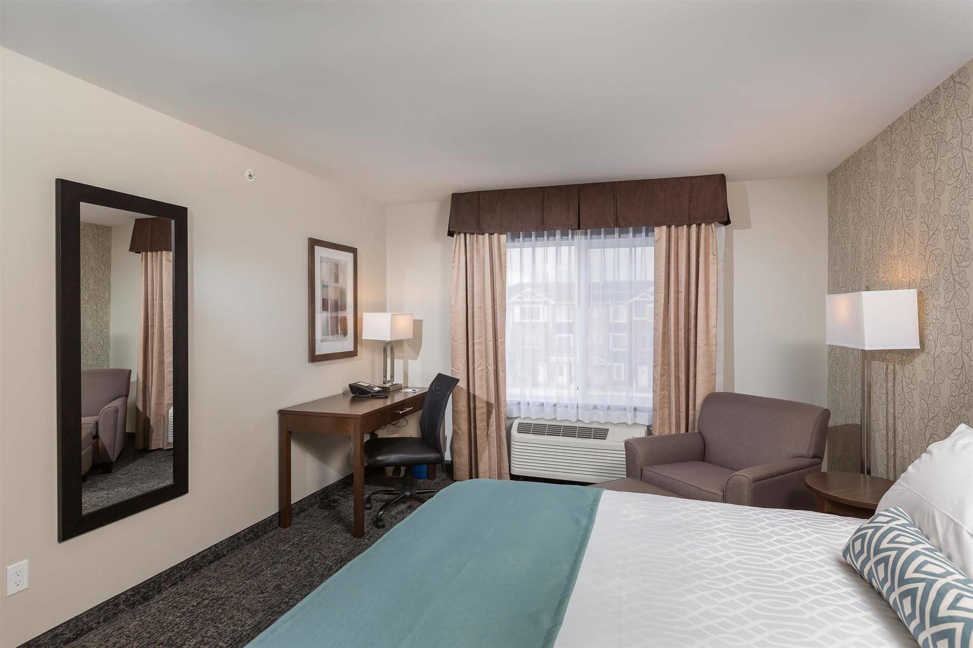 Best Western Plus Chestermere Hotel Εξωτερικό φωτογραφία